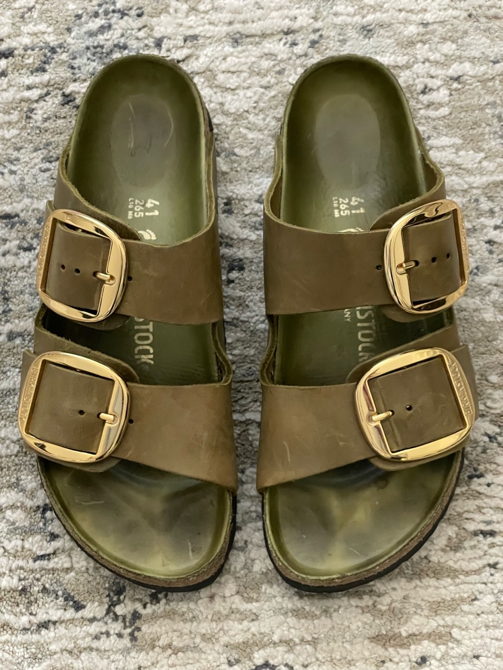 Birkenstock Big Buckle Arizona Olive Green Oiled Leathee Sandals Size 41 Gold - Picture 3 of 10